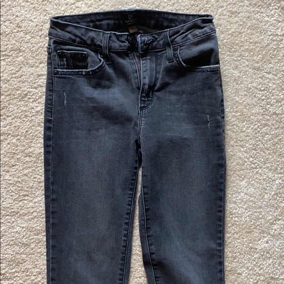Just Black Crop Jeans - Picture 3 of 3
